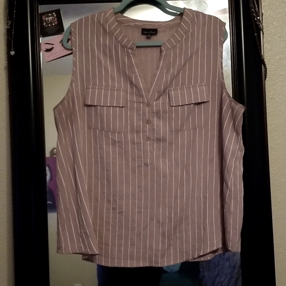 Pin stripe top